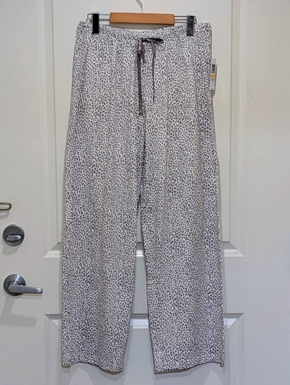NWT Hue M White and Grey Leopard Print Cotton Pyjama Pants